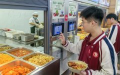 一把“金钥匙”破解校园食安难题 